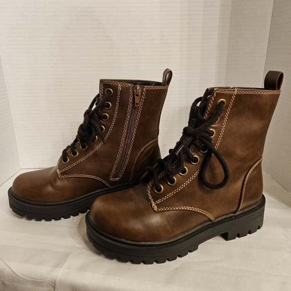 Women's Soda Combat Laceup Ankle Boots - Picture 2 of 6